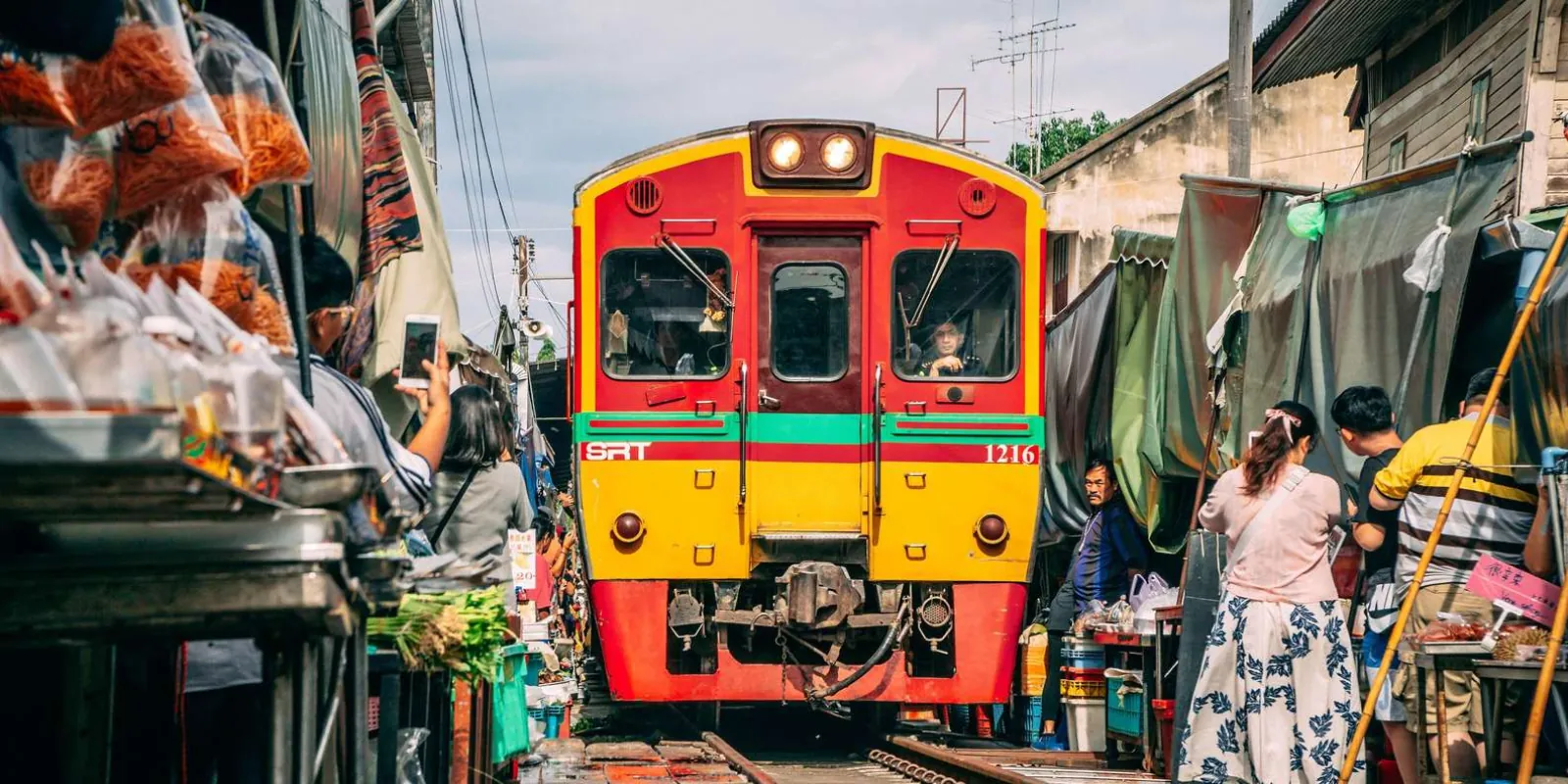 Bangkok: Ayutthaya, Railway & Floating Markets Full-Day Tour